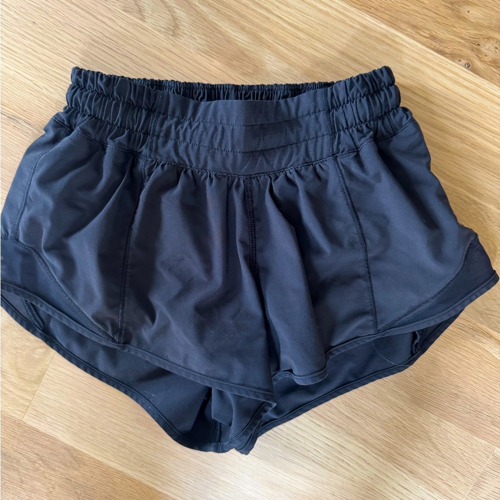 Lululemon Hotty Hot Shorts 2.5”